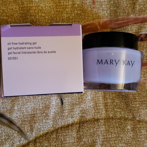 BNIB Mary Kay oil free Hydrating Gel - Picture 2 of 2